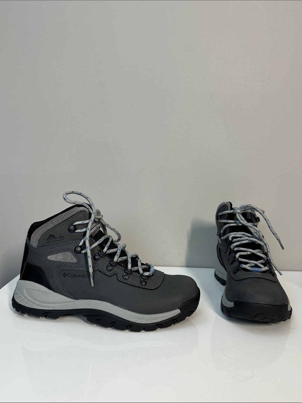 Columbia Womens Leather Newton Ridge Waterproof Hiking Boots Size 9 Gorpcore